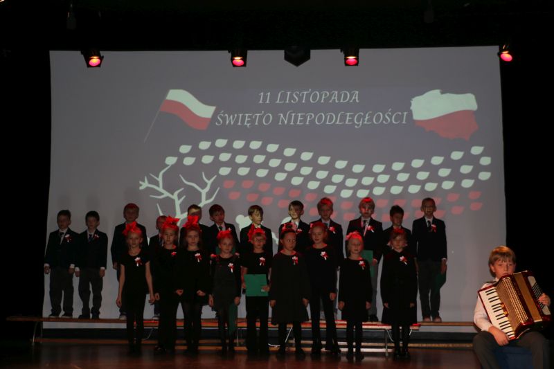 Święto Niepodległości 2024 klas 1-3 - zdjęcie 53